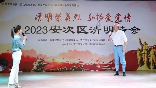 玩具店里的娃娃
